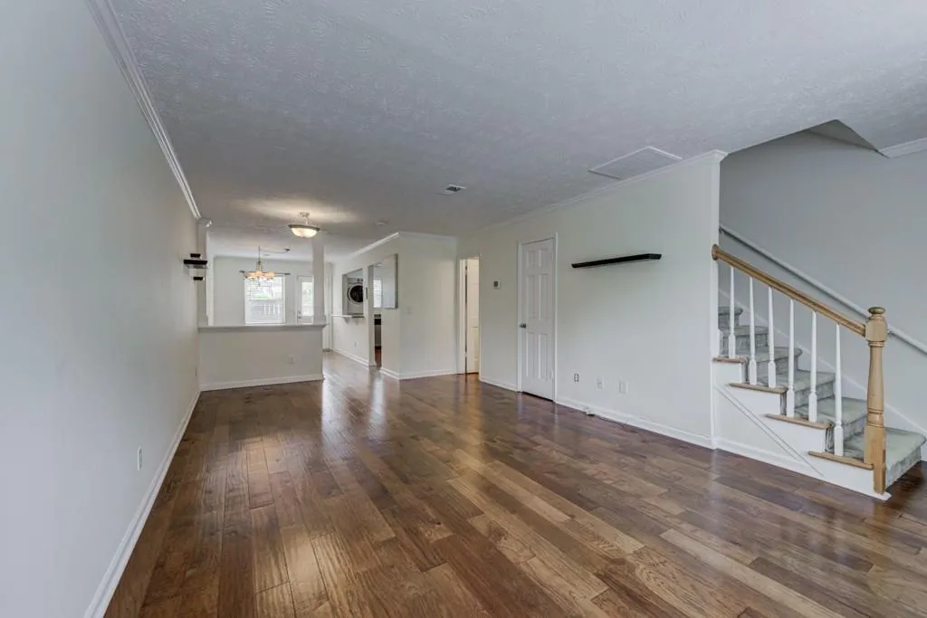 135 N River Drive, Sandy Springs, Georgia 30350, 2 Bedrooms Bedrooms, ,2 BathroomsBathrooms,Residential,Sold,135 N River Drive,6565210