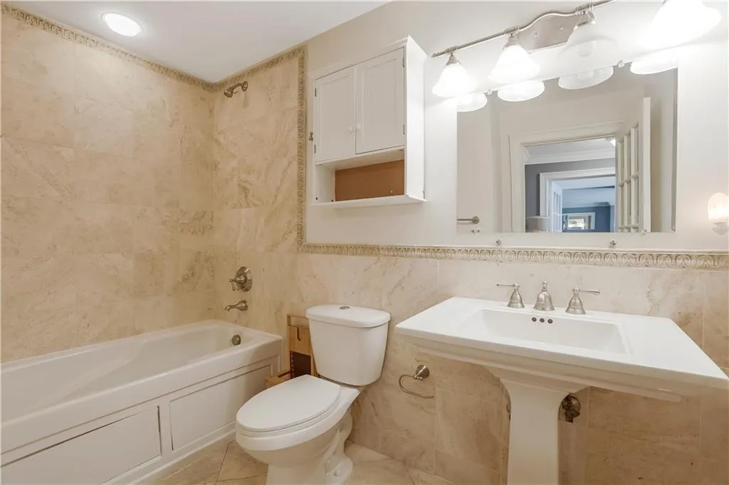 795 Hammond Drive Unit 2408, Atlanta, Georgia 30328, 2 Bedrooms Bedrooms, ,2 BathroomsBathrooms,Residential,Sold,795 Hammond Drive Unit 2408,7122635