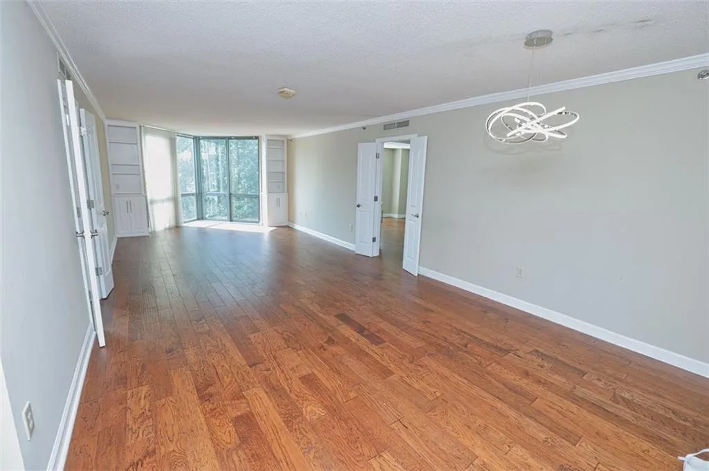 2870 Pharr Court Nw Unit 506, Atlanta, Georgia 30305, 2 Bedrooms Bedrooms, ,2 BathroomsBathrooms,Residential,For Sale,2870 Pharr Court Nw Unit 506,7662318