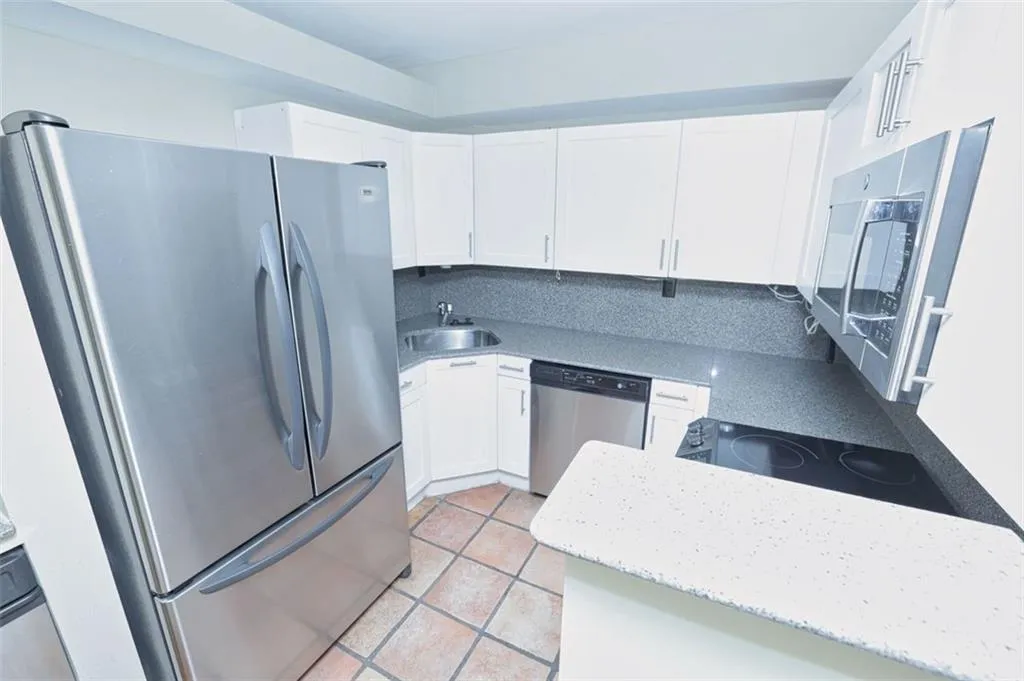 2870 Pharr Court Nw Unit 506, Atlanta, Georgia 30305, 2 Bedrooms Bedrooms, ,2 BathroomsBathrooms,Residential,For Sale,2870 Pharr Court Nw Unit 506,7662318