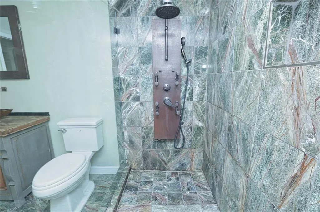 2870 Pharr Court Nw Unit 506, Atlanta, Georgia 30305, 2 Bedrooms Bedrooms, ,2 BathroomsBathrooms,Residential,For Sale,2870 Pharr Court Nw Unit 506,7662318