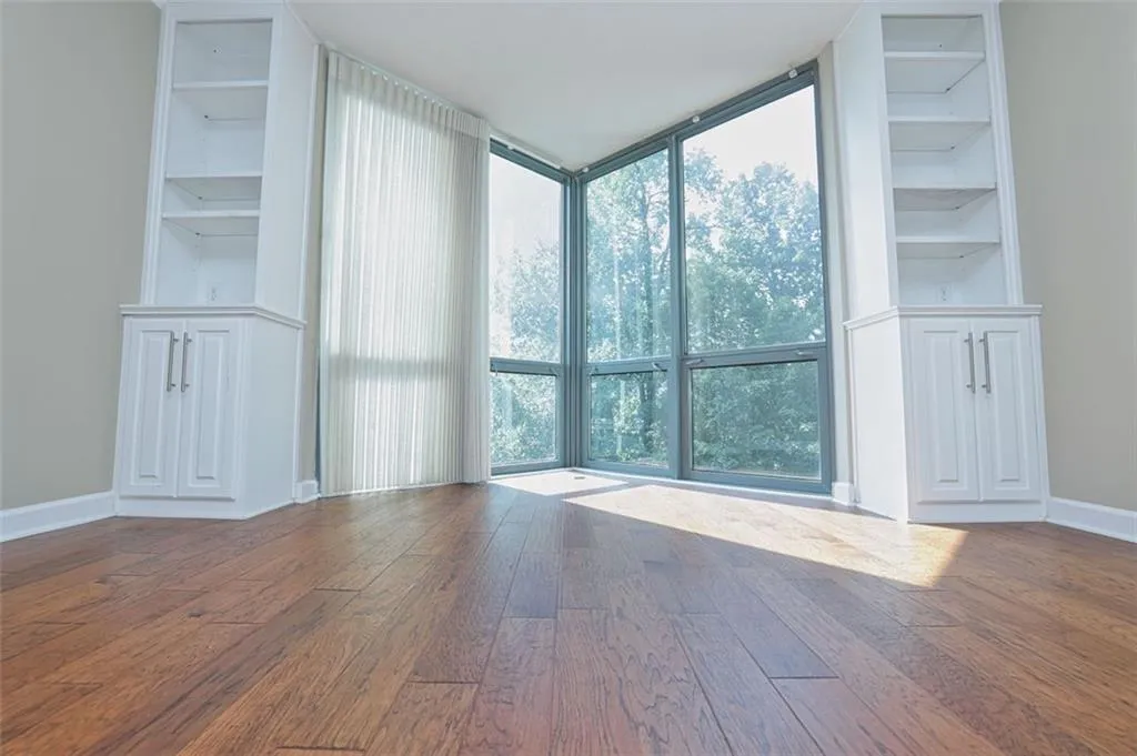 2870 Pharr Court Nw Unit 506, Atlanta, Georgia 30305, 2 Bedrooms Bedrooms, ,2 BathroomsBathrooms,Residential,For Sale,2870 Pharr Court Nw Unit 506,7662318