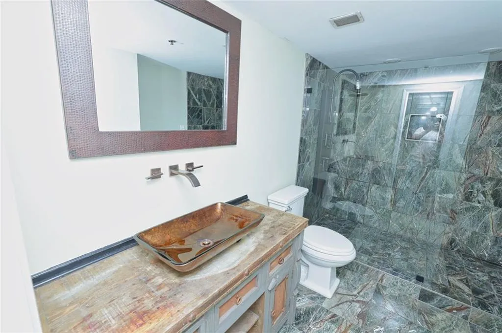 2870 Pharr Court Nw Unit 506, Atlanta, Georgia 30305, 2 Bedrooms Bedrooms, ,2 BathroomsBathrooms,Residential,For Sale,2870 Pharr Court Nw Unit 506,7662318