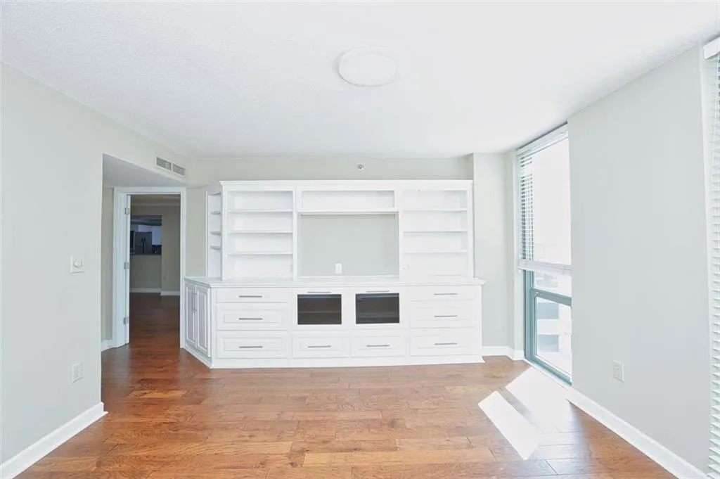 2870 Pharr Court Nw Unit 506, Atlanta, Georgia 30305, 2 Bedrooms Bedrooms, ,2 BathroomsBathrooms,Residential,For Sale,2870 Pharr Court Nw Unit 506,7662318