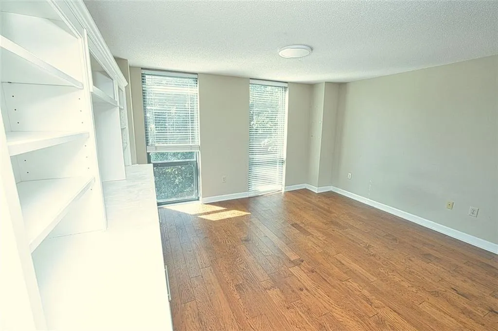 2870 Pharr Court Nw Unit 506, Atlanta, Georgia 30305, 2 Bedrooms Bedrooms, ,2 BathroomsBathrooms,Residential,For Sale,2870 Pharr Court Nw Unit 506,7662318
