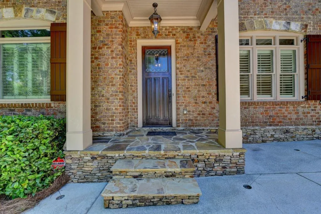 4075 Meadow Gate Drive, Sandy Springs, Georgia 30350, 6 Bedrooms Bedrooms, ,6 BathroomsBathrooms,Residential,Sold,4075 Meadow Gate Drive,6878481