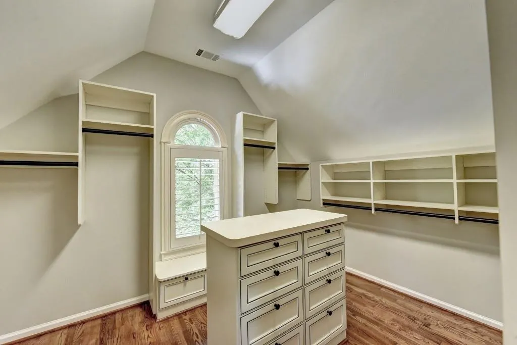 4075 Meadow Gate Drive, Sandy Springs, Georgia 30350, 6 Bedrooms Bedrooms, ,6 BathroomsBathrooms,Residential,Sold,4075 Meadow Gate Drive,6878481