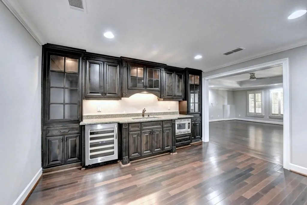 4075 Meadow Gate Drive, Sandy Springs, Georgia 30350, 6 Bedrooms Bedrooms, ,6 BathroomsBathrooms,Residential,Sold,4075 Meadow Gate Drive,6878481