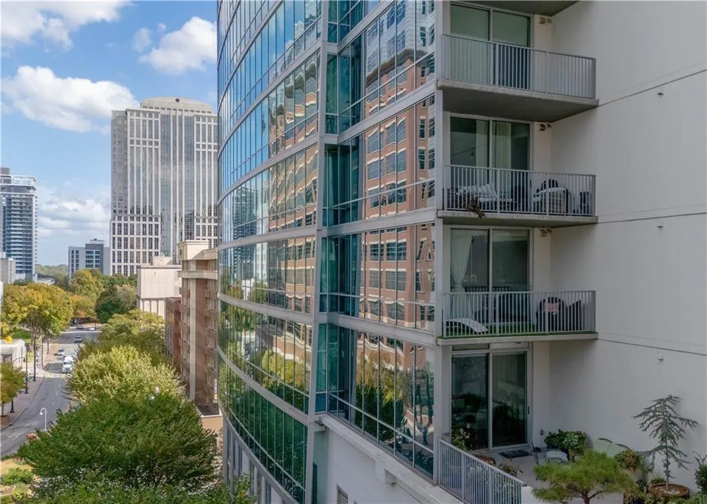 20 10th Street Nw Unit 704, Atlanta, Georgia 30309, 3 Bedrooms Bedrooms, ,2 BathroomsBathrooms,Residential,For Sale,20 10th Street Nw Unit 704,7628889