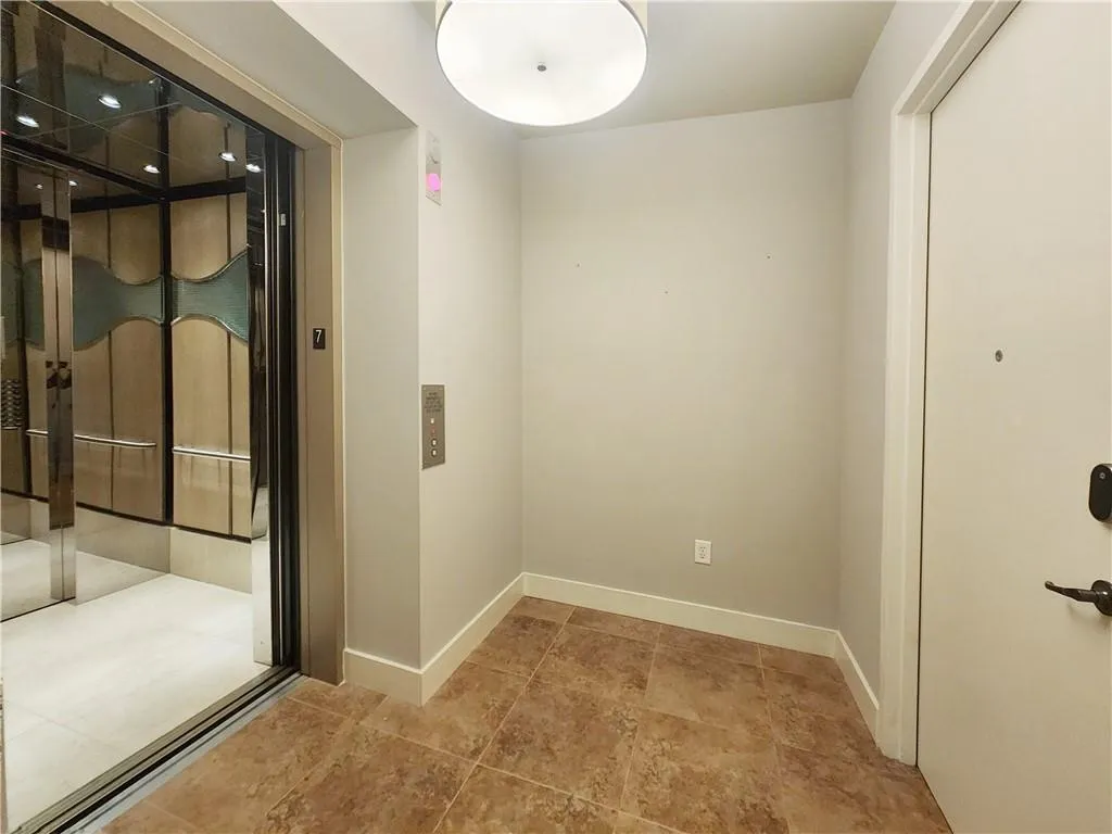 20 10th Street Nw Unit 704, Atlanta, Georgia 30309, 3 Bedrooms Bedrooms, ,2 BathroomsBathrooms,Residential,For Sale,20 10th Street Nw Unit 704,7628889