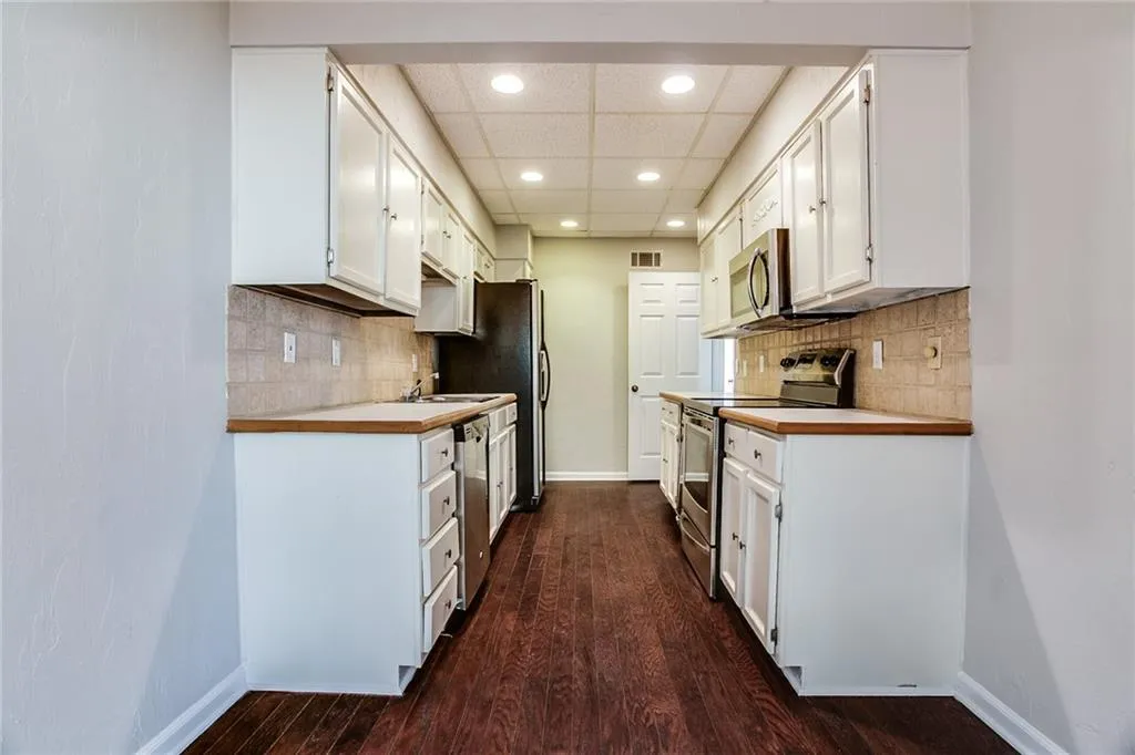 903 Brandywine Circle, Sandy Springs, Georgia 30350, 3 Bedrooms Bedrooms, ,2 BathroomsBathrooms,Residential,Sold,903 Brandywine Circle,6119794 903 Brandywine Circle, Sandy Springs, Georgia 30350, 3 Bedrooms Bedrooms, ,2 BathroomsBathrooms,Residential,Sold,903 Brandywine Circle,6119794