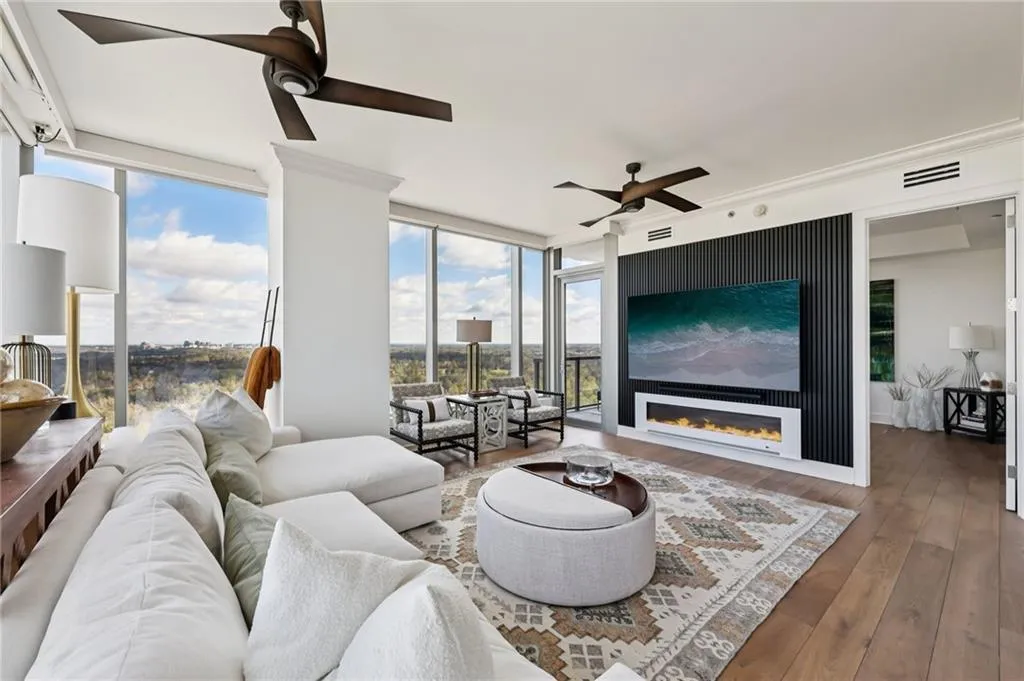 3630 Peachtree Road Ne Unit 2307, Atlanta, Georgia 30326, 2 Bedrooms Bedrooms, 0 ,2 BathroomsBathrooms,Residential,For Sale,3630 Peachtree Road Ne Unit 2307,7738917