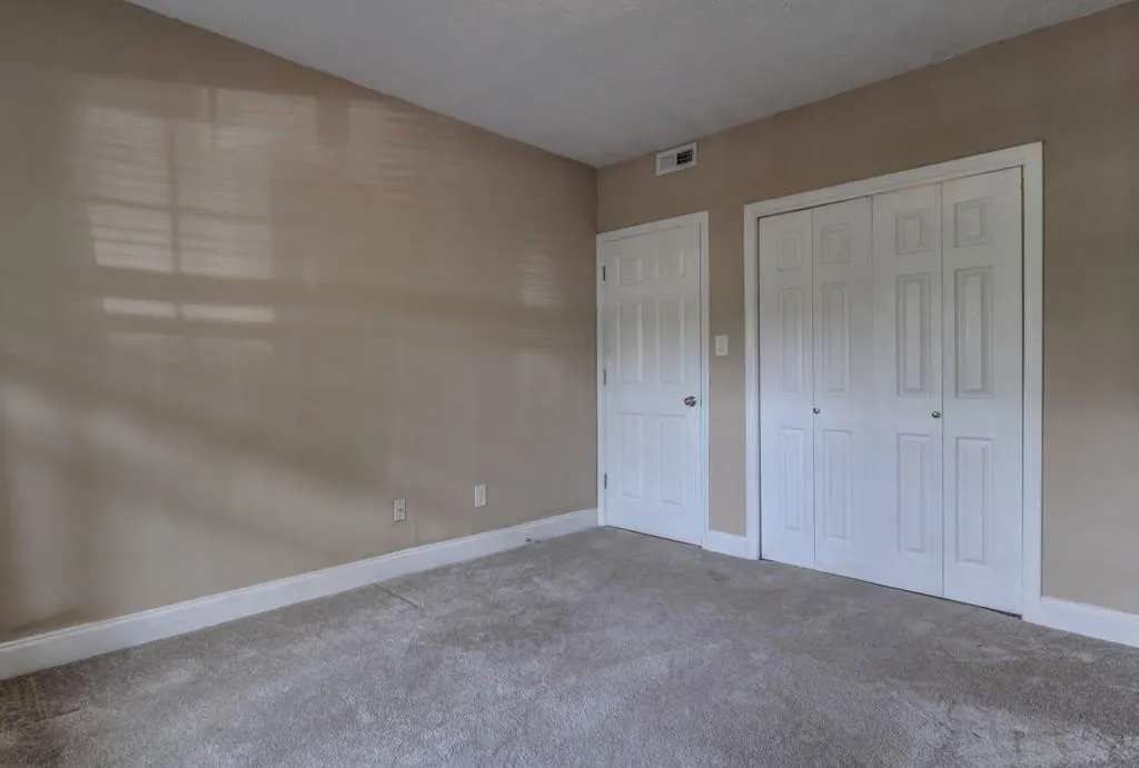 6980 Roswell Road Unit B13, Sandy Springs, Georgia 30328, 2 Bedrooms Bedrooms, ,2 BathroomsBathrooms,Residential,Sold,6980 Roswell Road Unit B13,5564800