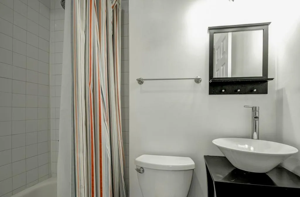 6980 Roswell Road Unit B13, Sandy Springs, Georgia 30328, 2 Bedrooms Bedrooms, ,2 BathroomsBathrooms,Residential,Sold,6980 Roswell Road Unit B13,5564800