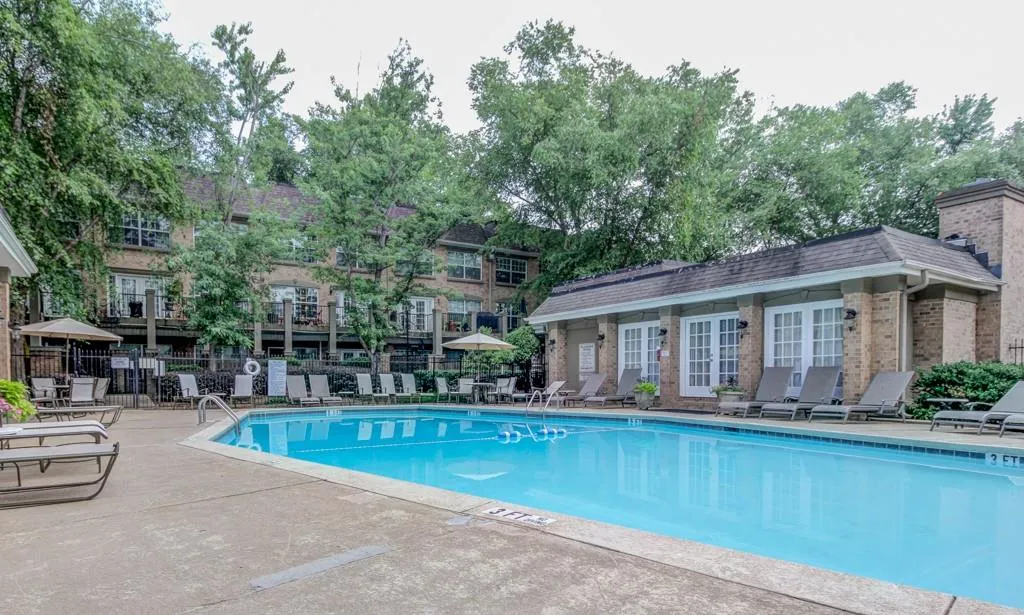 6980 Roswell Road Unit B13, Sandy Springs, Georgia 30328, 2 Bedrooms Bedrooms, ,2 BathroomsBathrooms,Residential,Sold,6980 Roswell Road Unit B13,5564800