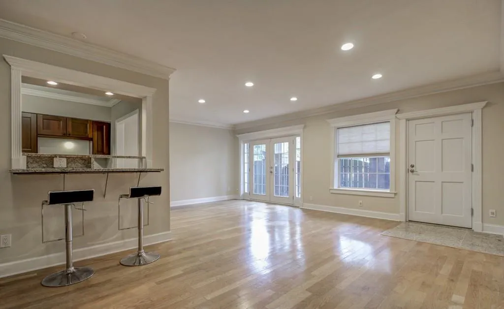 6980 Roswell Road Unit B13, Sandy Springs, Georgia 30328, 2 Bedrooms Bedrooms, ,2 BathroomsBathrooms,Residential,Sold,6980 Roswell Road Unit B13,5564800