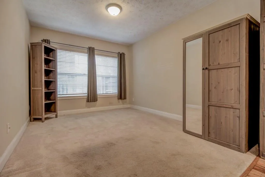 6980 Roswell Road Unit B13, Sandy Springs, Georgia 30328, 2 Bedrooms Bedrooms, ,2 BathroomsBathrooms,Residential,Sold,6980 Roswell Road Unit B13,5564800