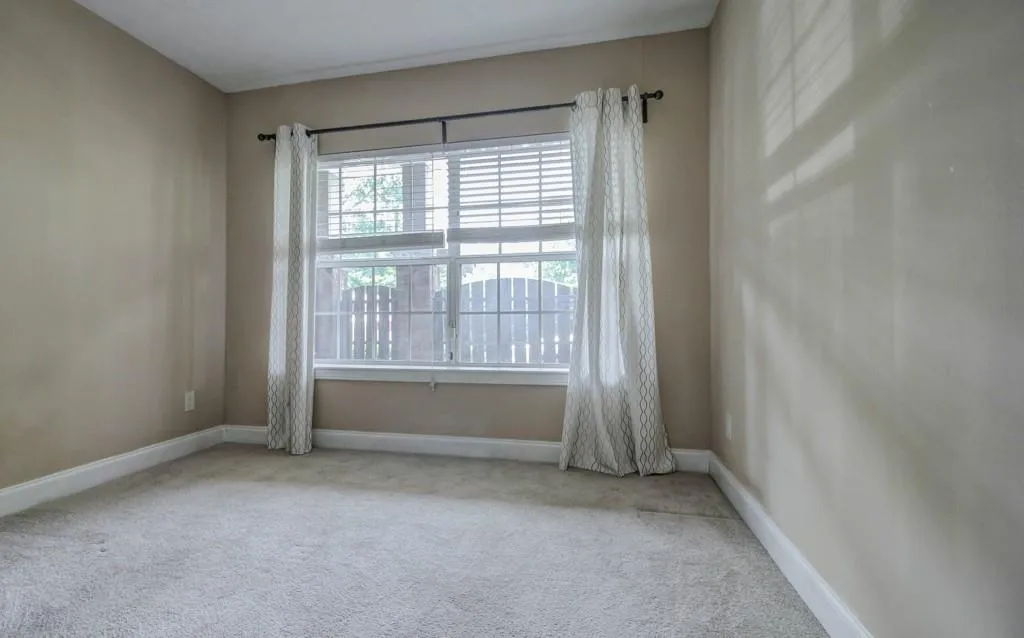 6980 Roswell Road Unit B13, Sandy Springs, Georgia 30328, 2 Bedrooms Bedrooms, ,2 BathroomsBathrooms,Residential,Sold,6980 Roswell Road Unit B13,5564800