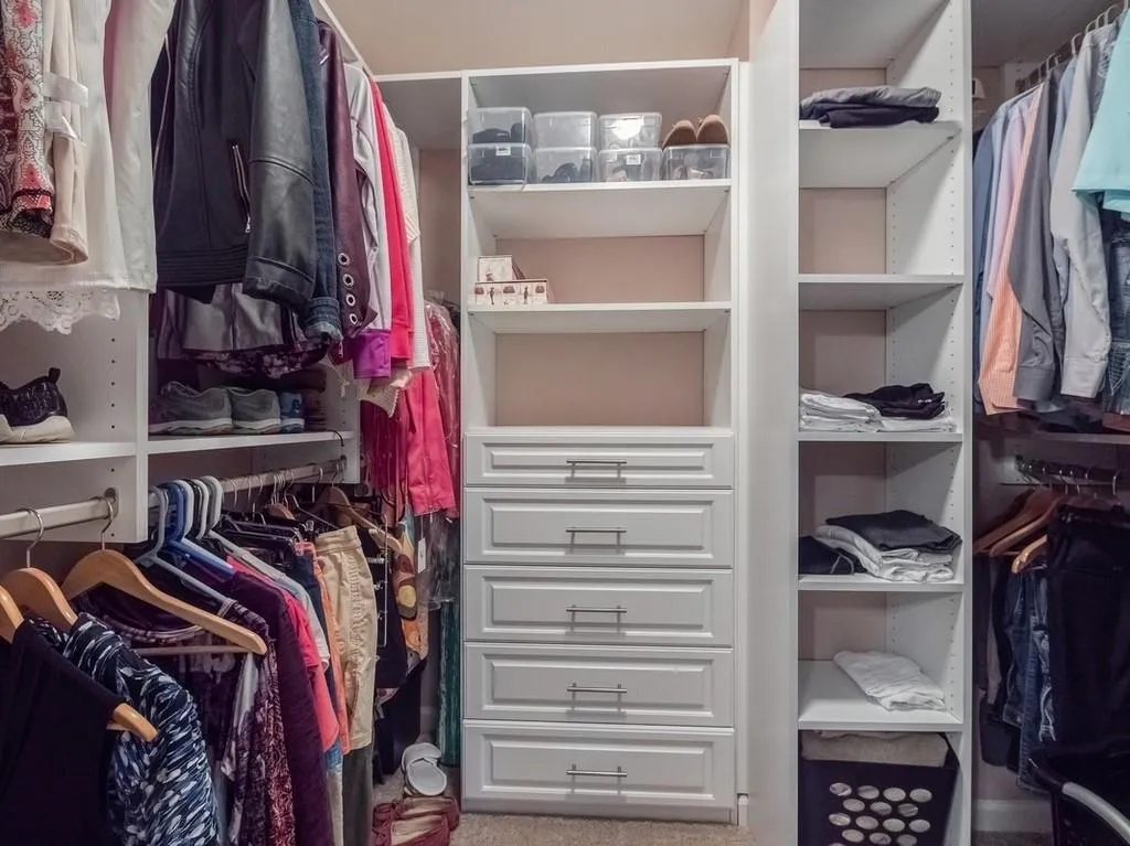 7470 Glisten Avenue, Atlanta, Georgia 30328, 3 Bedrooms Bedrooms, ,3 BathroomsBathrooms,Residential,Sold,7470 Glisten Avenue,6558807