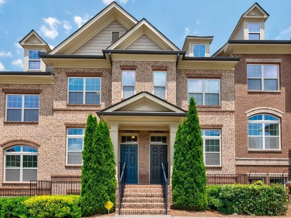 7470 Glisten Avenue, Atlanta, Georgia 30328, 3 Bedrooms Bedrooms, ,3 BathroomsBathrooms,Residential,Sold,7470 Glisten Avenue,6558807