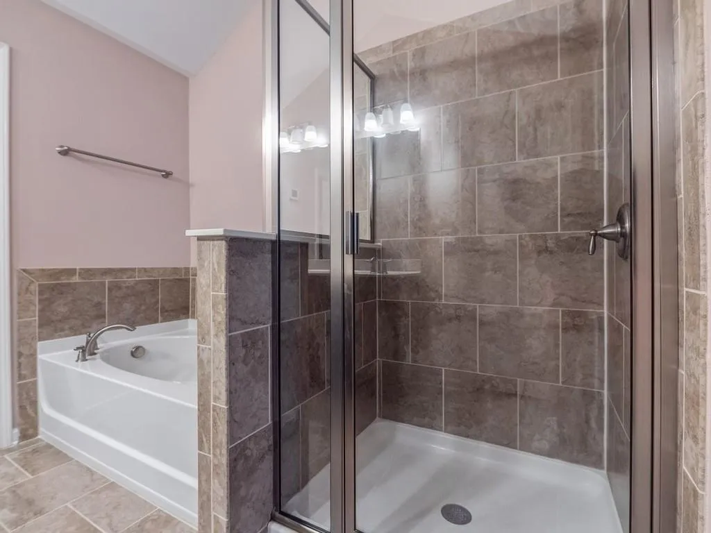 7470 Glisten Avenue, Atlanta, Georgia 30328, 3 Bedrooms Bedrooms, ,3 BathroomsBathrooms,Residential,Sold,7470 Glisten Avenue,6558807