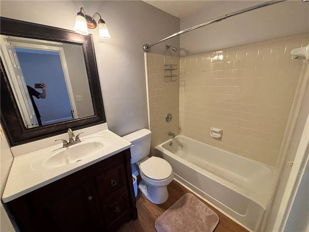 2nd Private bathroom with vanity and shower/tub combo