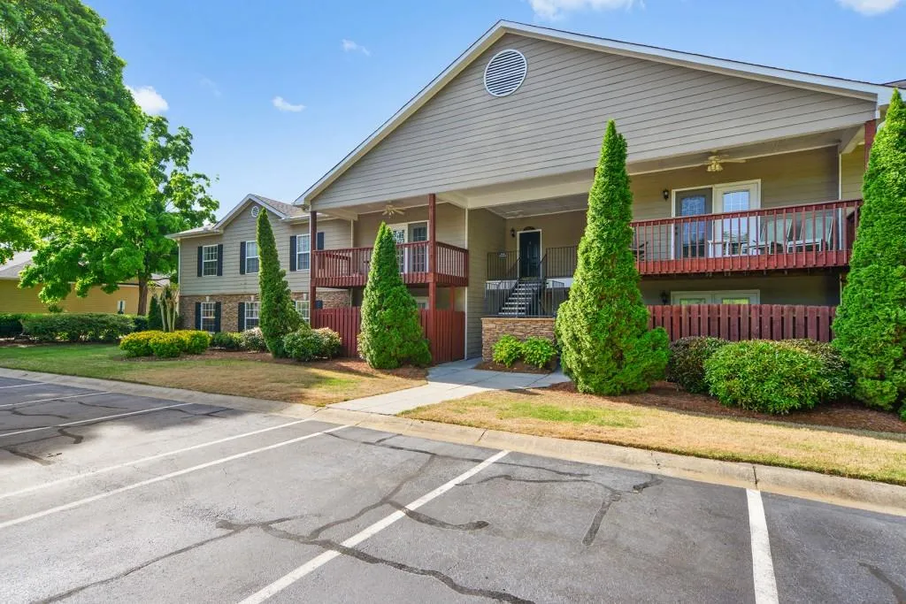 1605 Brighton Point, Sandy Springs, Georgia 30328, 2 Bedrooms Bedrooms, ,2 BathroomsBathrooms,Residential,Sold,1605 Brighton Point,6006174