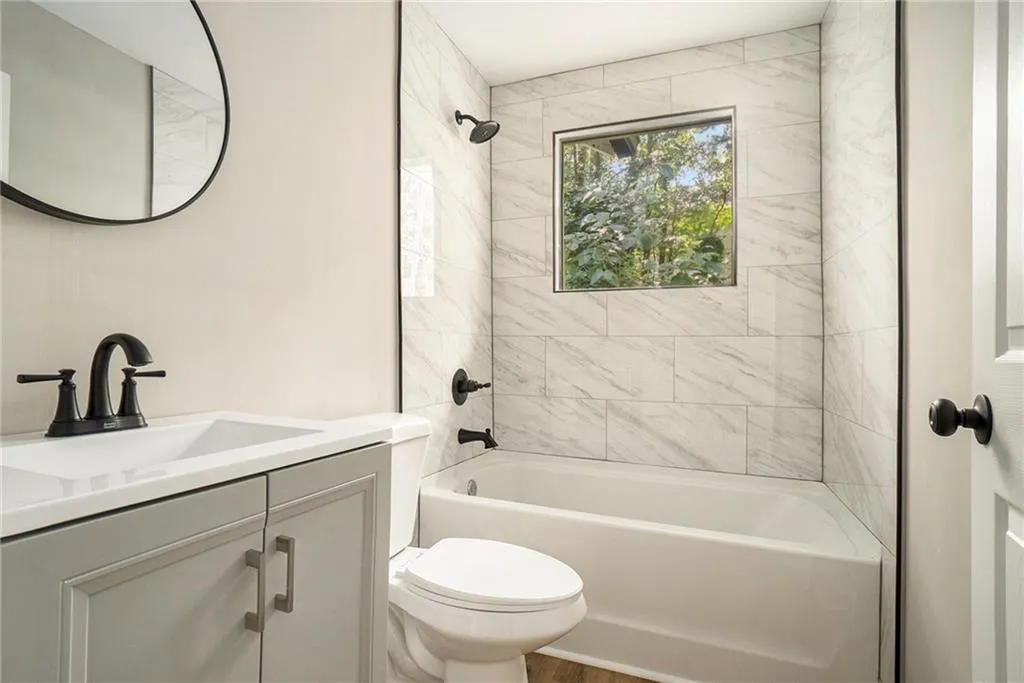 556 Holly Street Nw, Atlanta, Georgia 30318, 3 Bedrooms Bedrooms, ,2 BathroomsBathrooms,Residential,For Sale,556 Holly Street Nw,7642124