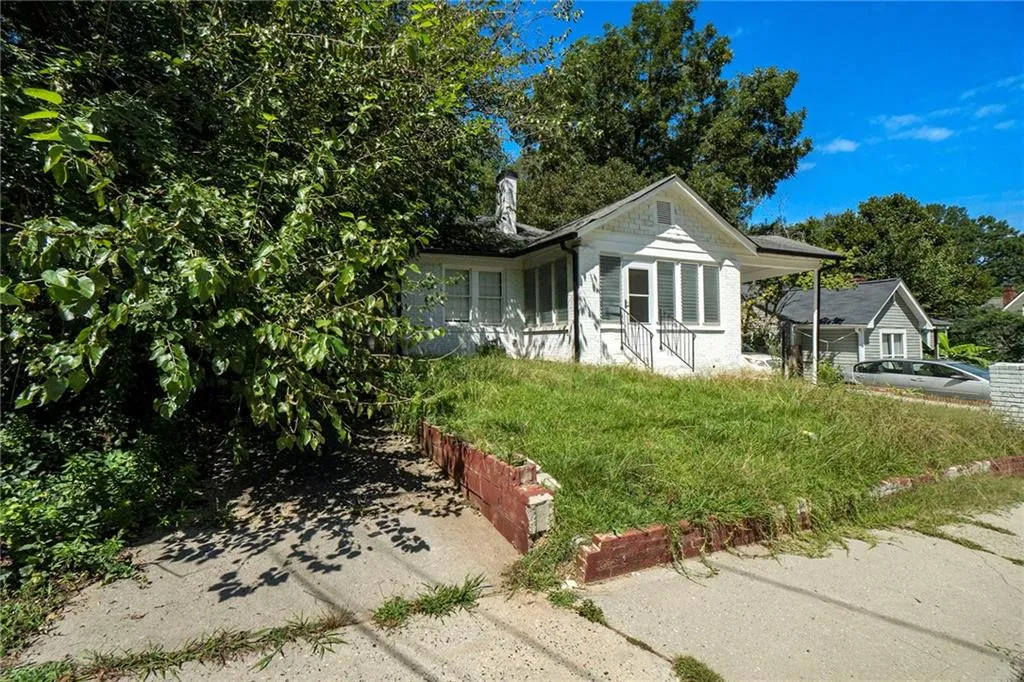 556 Holly Street Nw, Atlanta, Georgia 30318, 3 Bedrooms Bedrooms, ,2 BathroomsBathrooms,Residential,For Sale,556 Holly Street Nw,7642124