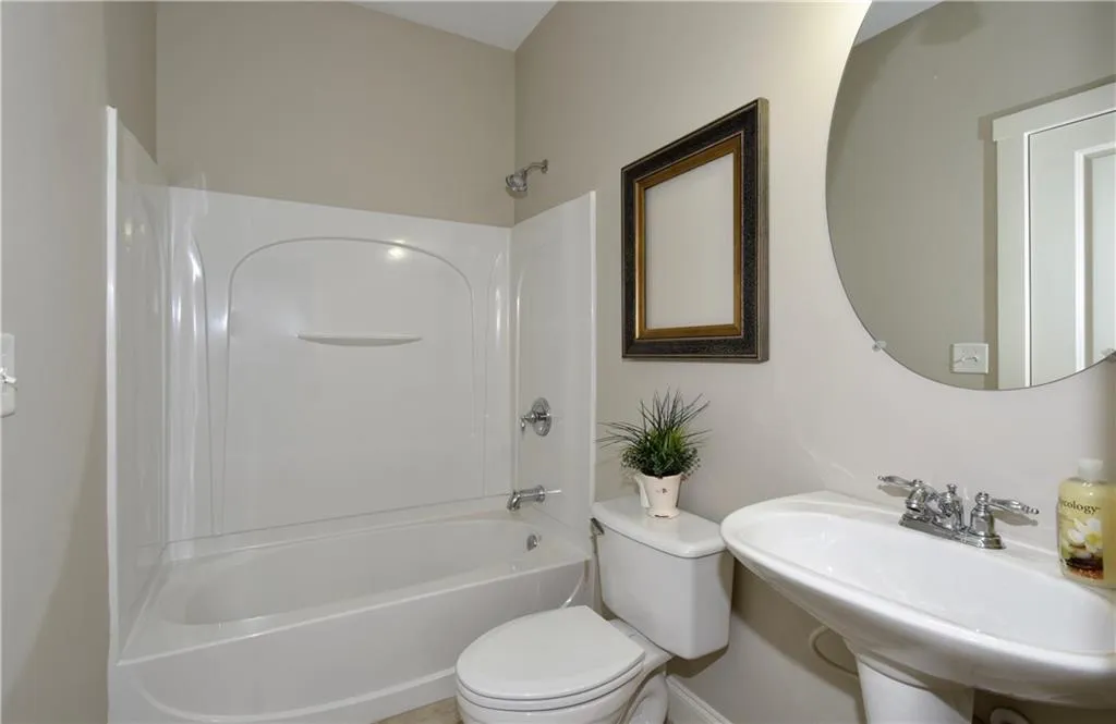 2079 Hatteras Way Nw, Atlanta, Georgia 30318, 4 Bedrooms Bedrooms, ,3 BathroomsBathrooms,Residential,Sold,2079 Hatteras Way Nw,5709456