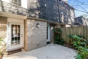 5170 Chemin De Vie, Sandy Springs, Georgia 30342, 2 Bedrooms Bedrooms, ,2 BathroomsBathrooms,Residential,Sold,5170 Chemin De Vie,6128402