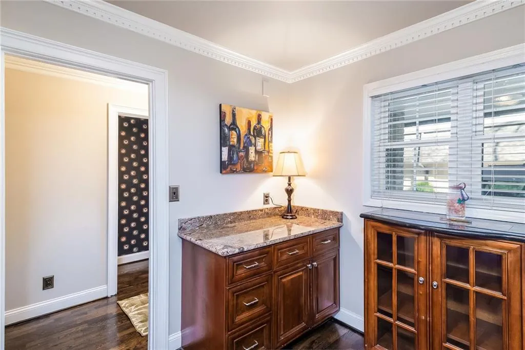 5170 Chemin De Vie, Sandy Springs, Georgia 30342, 2 Bedrooms Bedrooms, ,2 BathroomsBathrooms,Residential,Sold,5170 Chemin De Vie,6128402