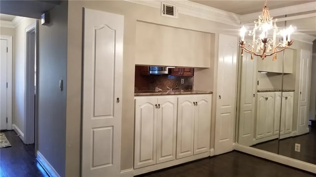 5170 Chemin De Vie, Sandy Springs, Georgia 30342, 2 Bedrooms Bedrooms, ,2 BathroomsBathrooms,Residential,Sold,5170 Chemin De Vie,6128402