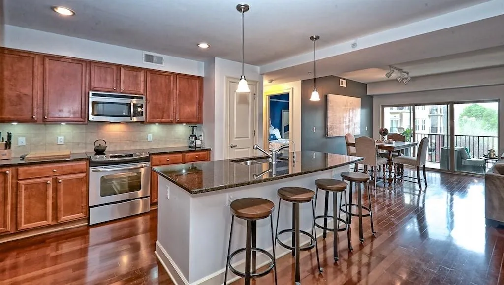 200 River Vista Drive Unit 535, Atlanta, Georgia 30339, 2 Bedrooms Bedrooms, ,2 BathroomsBathrooms,Residential,Sold,200 River Vista Drive Unit 535,6673890