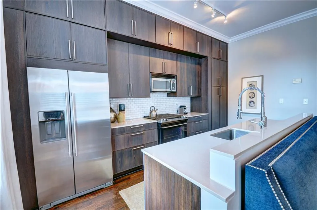 199 12th Street Ne Unit 8, Atlanta, Georgia 30309, 3 Bedrooms Bedrooms, ,2 BathroomsBathrooms,Residential,Sold,199 12th Street Ne Unit 8,6059252