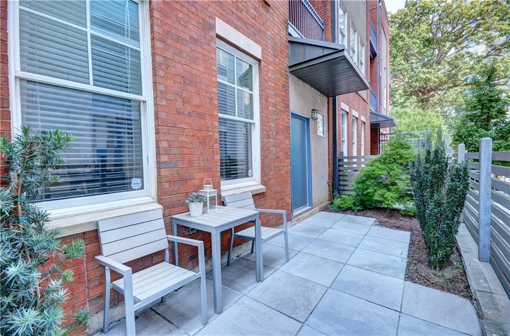 199 12th Street Ne Unit 8, Atlanta, Georgia 30309, 3 Bedrooms Bedrooms, ,2 BathroomsBathrooms,Residential,Sold,199 12th Street Ne Unit 8,6059252