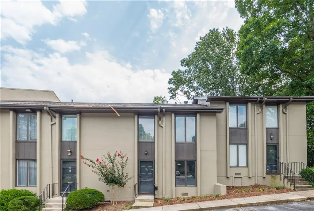 95 Ivy Trail Unit 95, Atlanta, Georgia 30342, 3 Bedrooms Bedrooms, ,2 BathroomsBathrooms,Residential,Sold,95 Ivy Trail Unit 95,5905233