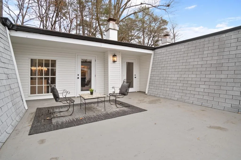 5470 Chemin De Vie, Atlanta, Georgia 30342, 3 Bedrooms Bedrooms, ,2 BathroomsBathrooms,Residential,Sold,5470 Chemin De Vie,6656274