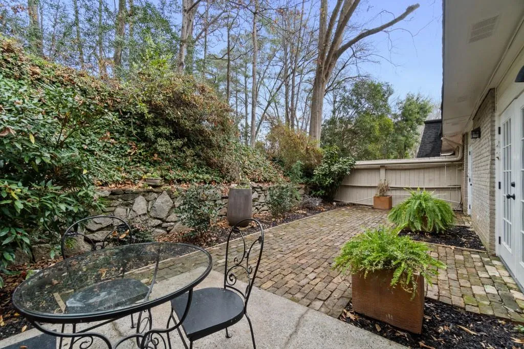 5470 Chemin De Vie, Atlanta, Georgia 30342, 3 Bedrooms Bedrooms, ,2 BathroomsBathrooms,Residential,Sold,5470 Chemin De Vie,6656274