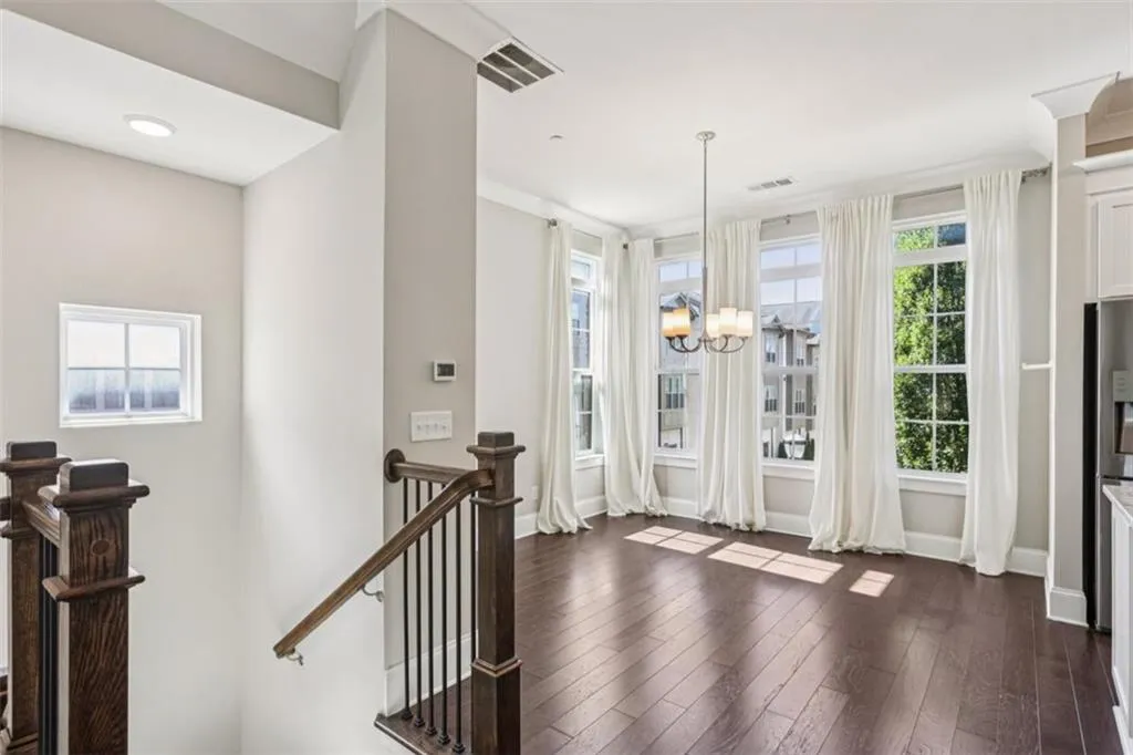 600 Broadview Terrace Ne, Atlanta, Georgia 30324, 4 Bedrooms Bedrooms, ,3 BathroomsBathrooms,Residential,For Sale,600 Broadview Terrace Ne,7628458