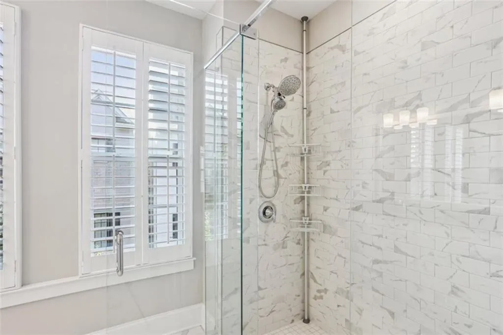 600 Broadview Terrace Ne, Atlanta, Georgia 30324, 4 Bedrooms Bedrooms, ,3 BathroomsBathrooms,Residential,For Sale,600 Broadview Terrace Ne,7628458