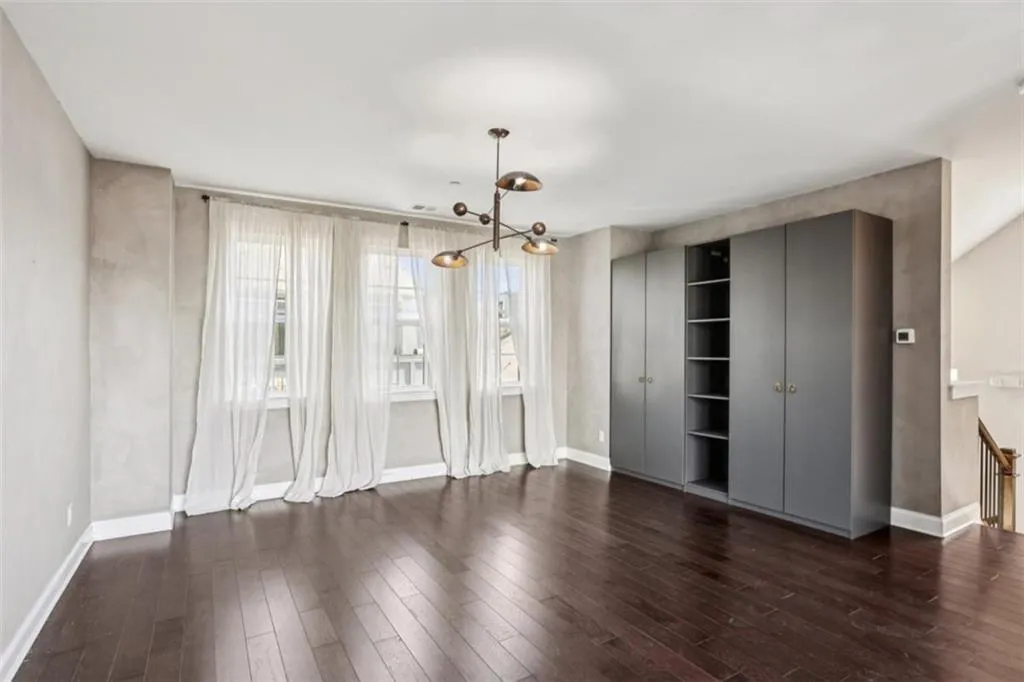 600 Broadview Terrace Ne, Atlanta, Georgia 30324, 4 Bedrooms Bedrooms, ,3 BathroomsBathrooms,Residential,For Sale,600 Broadview Terrace Ne,7628458