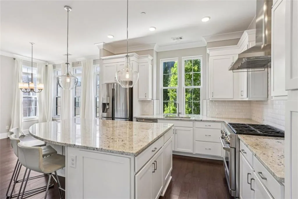 600 Broadview Terrace Ne, Atlanta, Georgia 30324, 4 Bedrooms Bedrooms, ,3 BathroomsBathrooms,Residential,For Sale,600 Broadview Terrace Ne,7628458