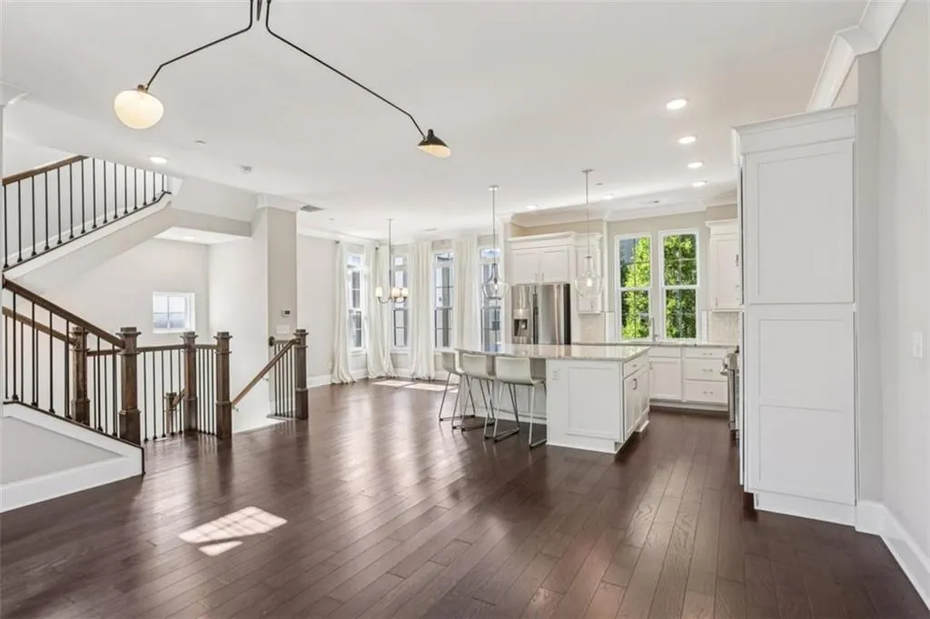 600 Broadview Terrace Ne, Atlanta, Georgia 30324, 4 Bedrooms Bedrooms, ,3 BathroomsBathrooms,Residential,For Sale,600 Broadview Terrace Ne,7628458