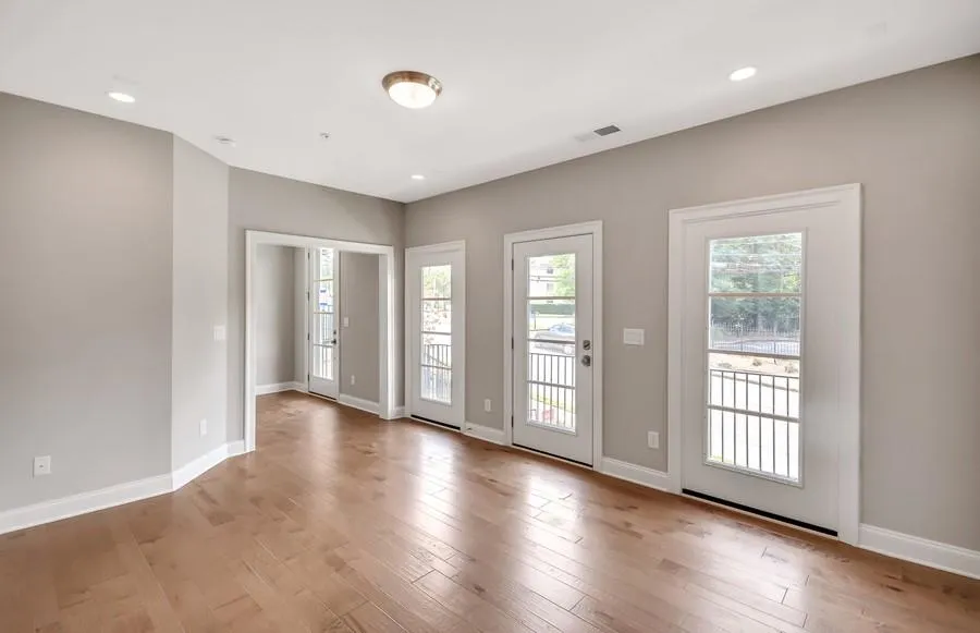 132 W Wieuca Road Unit 7, Sandy Springs, Georgia 30342, 3 Bedrooms Bedrooms, ,4 BathroomsBathrooms,Residential,Sold,132 W Wieuca Road Unit 7,6050437