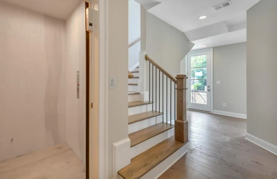132 W Wieuca Road Unit 7, Sandy Springs, Georgia 30342, 3 Bedrooms Bedrooms, ,4 BathroomsBathrooms,Residential,Sold,132 W Wieuca Road Unit 7,6050437