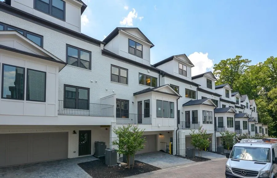 132 W Wieuca Road Unit 7, Sandy Springs, Georgia 30342, 3 Bedrooms Bedrooms, ,4 BathroomsBathrooms,Residential,Sold,132 W Wieuca Road Unit 7,6050437