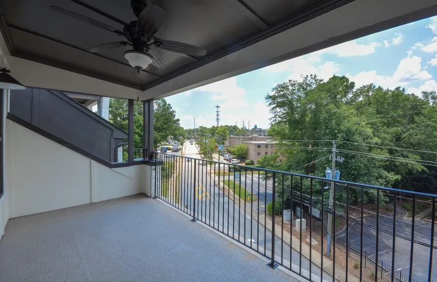 132 W Wieuca Road Unit 7, Sandy Springs, Georgia 30342, 3 Bedrooms Bedrooms, ,4 BathroomsBathrooms,Residential,Sold,132 W Wieuca Road Unit 7,6050437