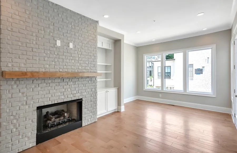 132 W Wieuca Road Unit 7, Sandy Springs, Georgia 30342, 3 Bedrooms Bedrooms, ,4 BathroomsBathrooms,Residential,Sold,132 W Wieuca Road Unit 7,6050437