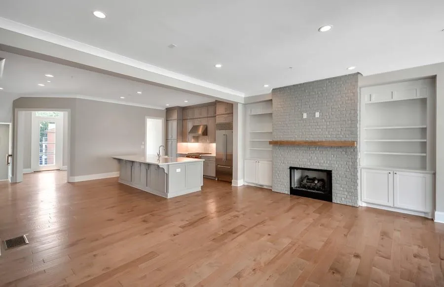 132 W Wieuca Road Unit 7, Sandy Springs, Georgia 30342, 3 Bedrooms Bedrooms, ,4 BathroomsBathrooms,Residential,Sold,132 W Wieuca Road Unit 7,6050437